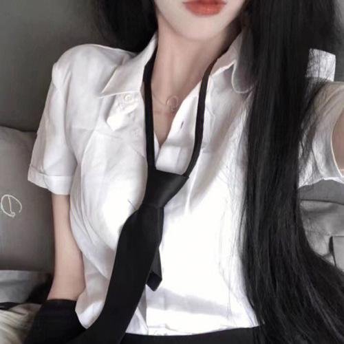 《傲骨贤妻第二季》封面