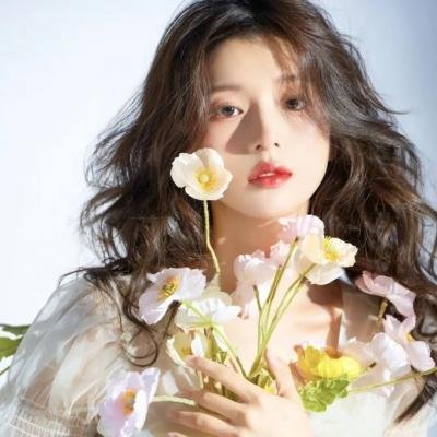 《金牌女仵作之阴阳法尺》封面